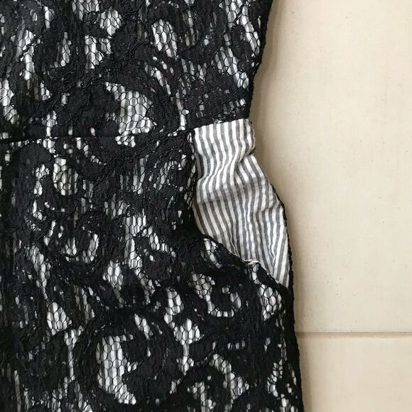 Dress Forum Stripe Seersucker Lace Romper - Picture 6 of 8